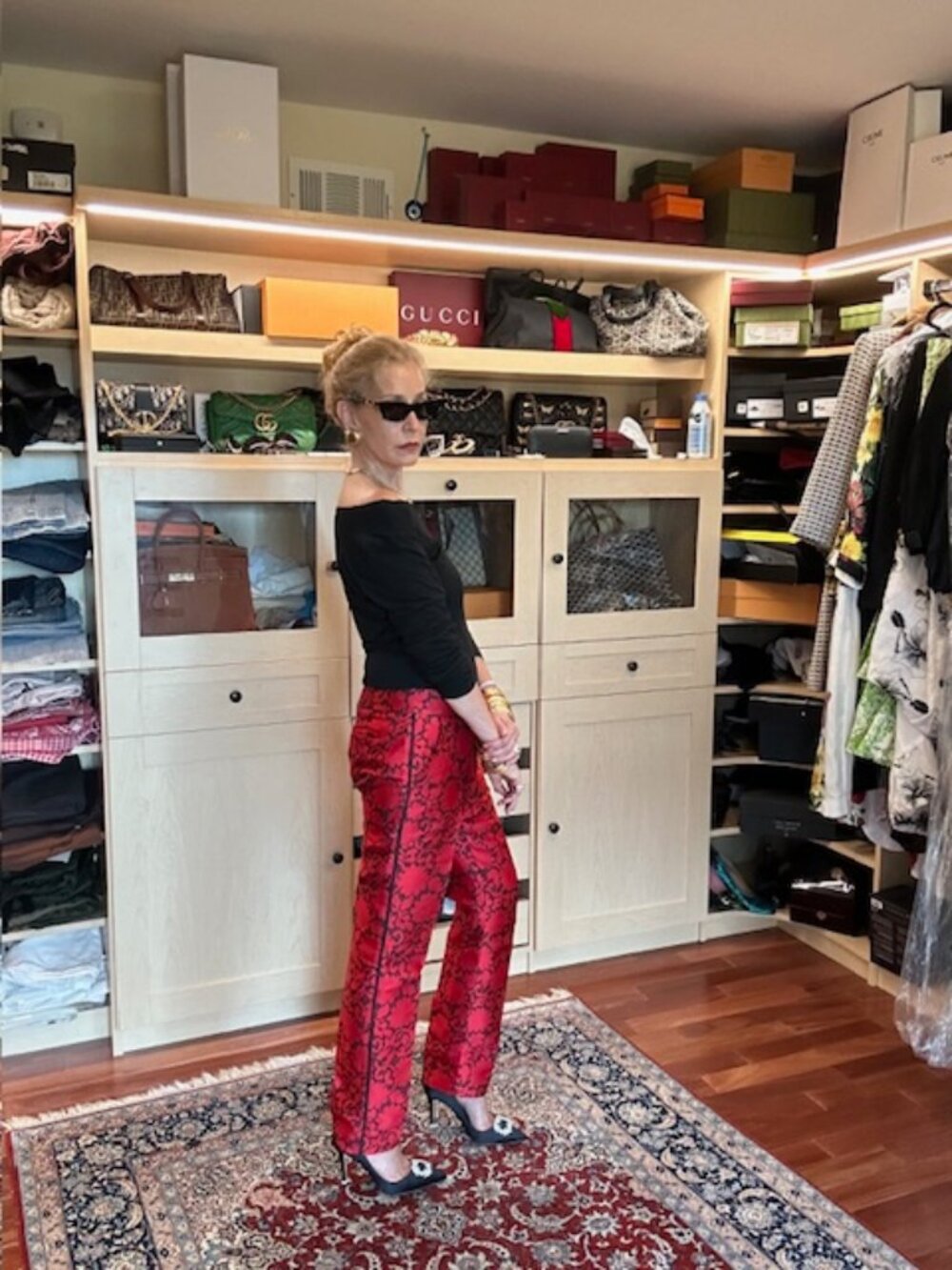 LOUIS VUITTON SIZE 40 STRAIGHT LEG RED PANTS